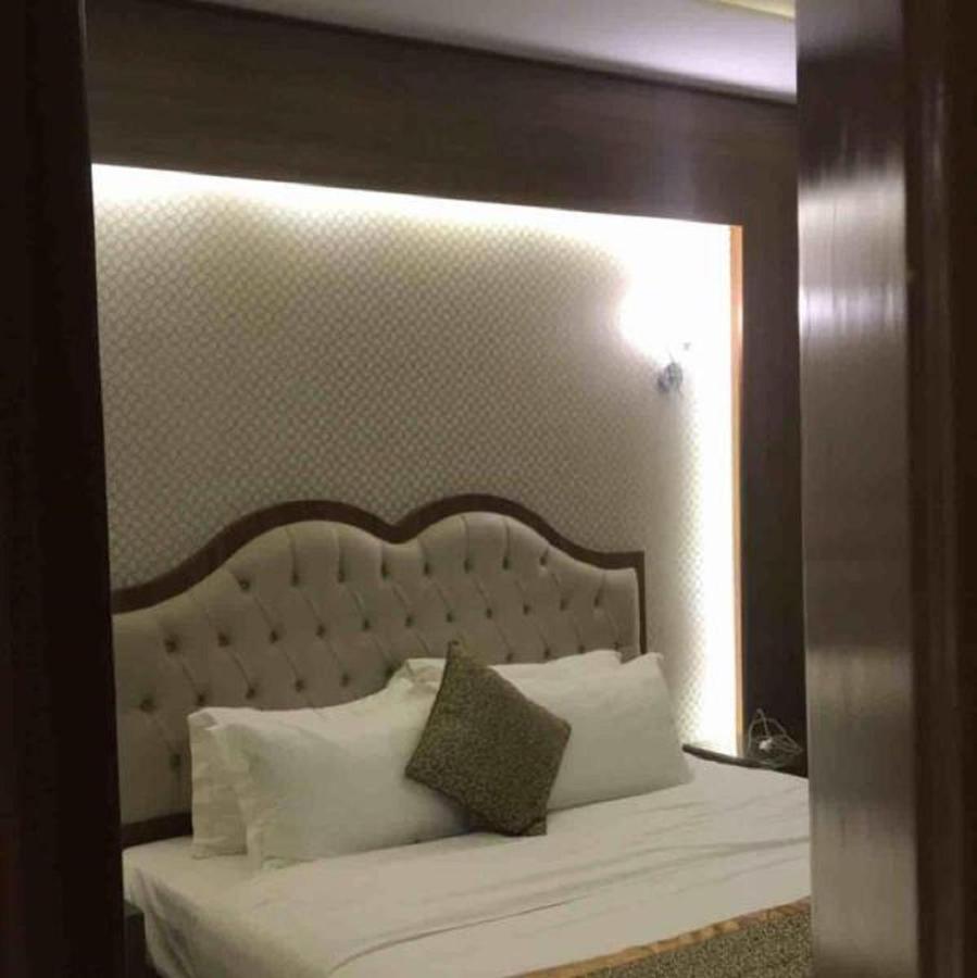 吉赞 阿尔布奇阿尔威替尔旅馆酒店 外观 照片
